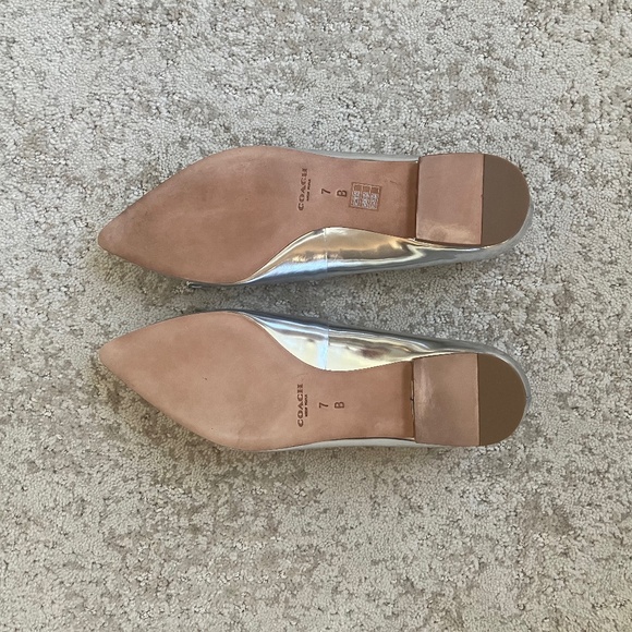 Coach Wilma Metallic Silver Pointed Toe Flats BNIB Size 7 - Picture 12 of 13
